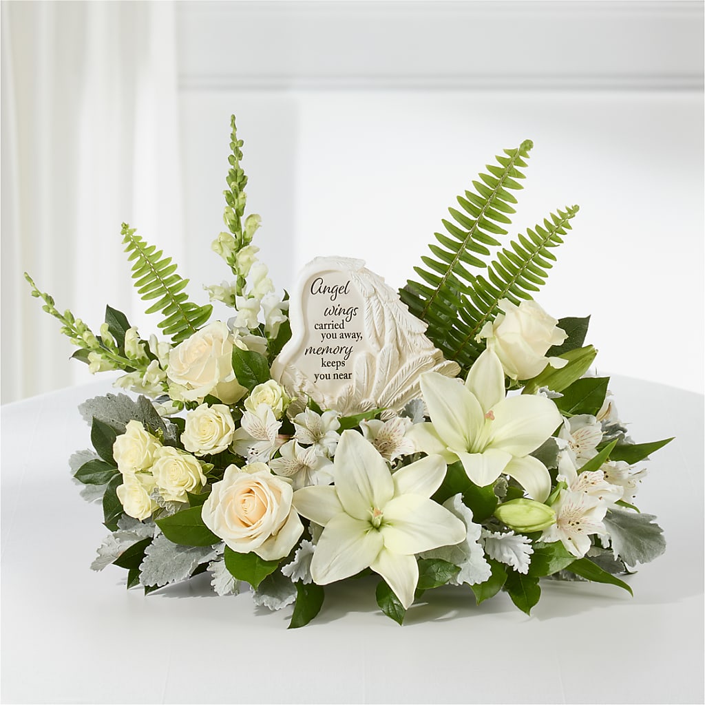 Holding You Close Arrangement – YOSI'S CREATIONS, Tucson AZ